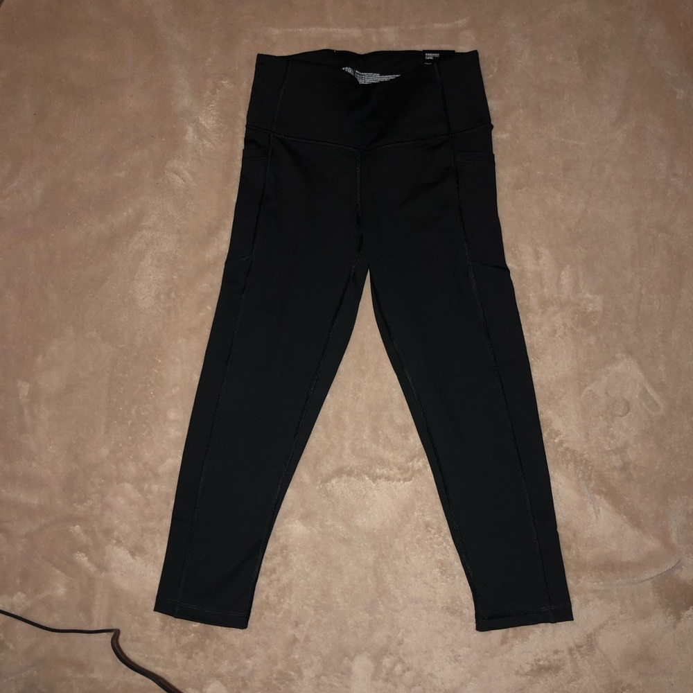 Victoria Secret Sport Knockout Capri Leggings